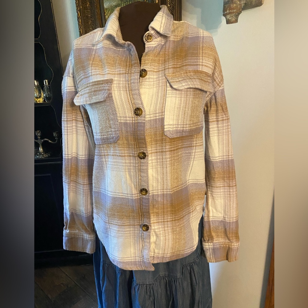 Hollister Plaid Flannel Shirt | Tan, Lavendar & Cream | Women’s XS